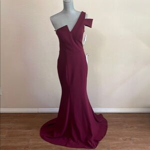Betsy Johnson size 8 Elegant Burgundy Off-Shoulder Gown prom wedding